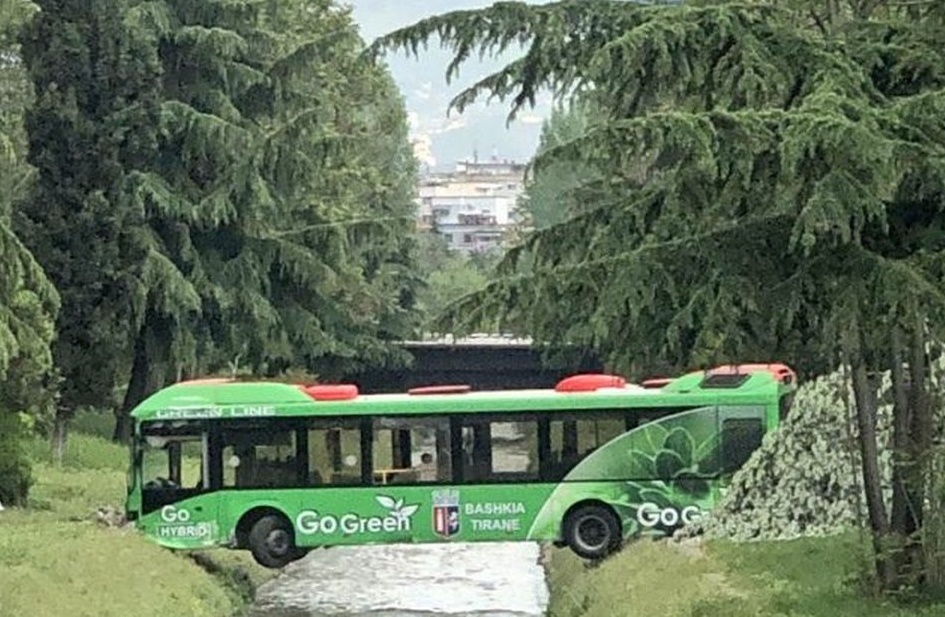 AUTOBUSI PËR TRANZICION