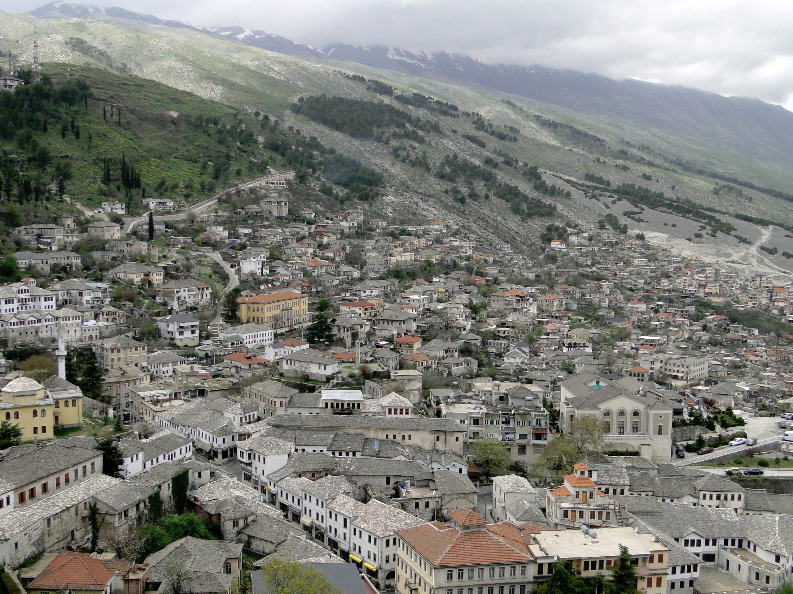 EMRI I GJIROKASTRËS DHE KRONIKA E DROPULLIT